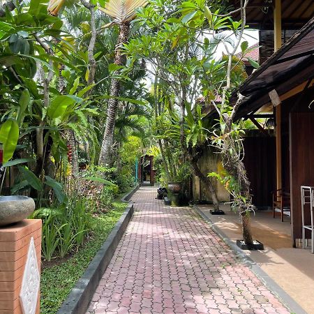 De Puspa Residence Seminyak Экстерьер фото
